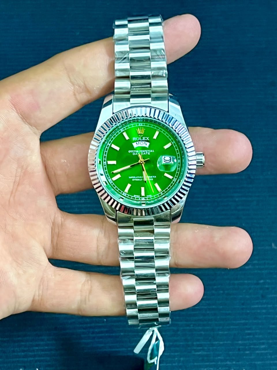 Premium Green Dial Watch – Classic Edition - Wristxwear.shop