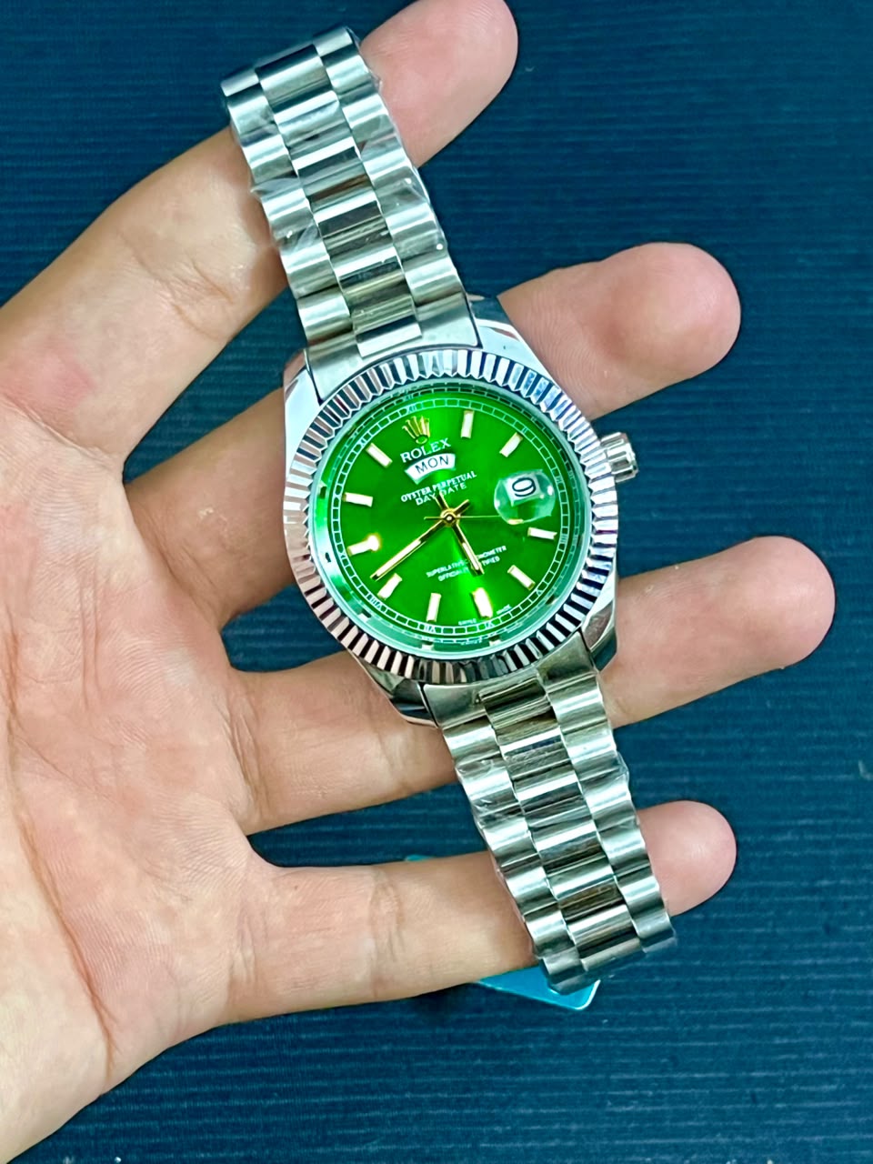 Premium Green Dial Watch – Classic Edition - Wristxwear.shop