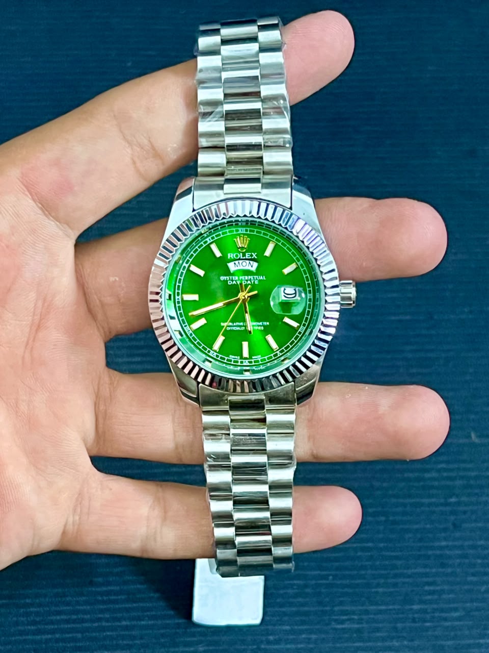 Premium Green Dial Watch – Classic Edition - Wristxwear.shop