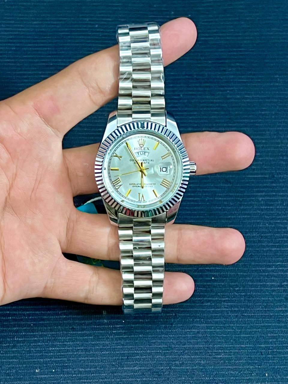 Premium White Luxury Watch – Classic Edition - Wristxwear.shop