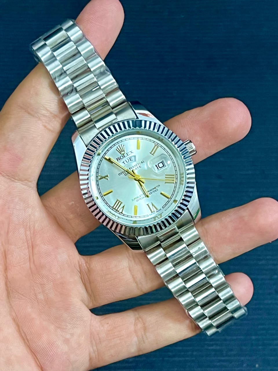 Premium White Luxury Watch – Classic Edition - Wristxwear.shop