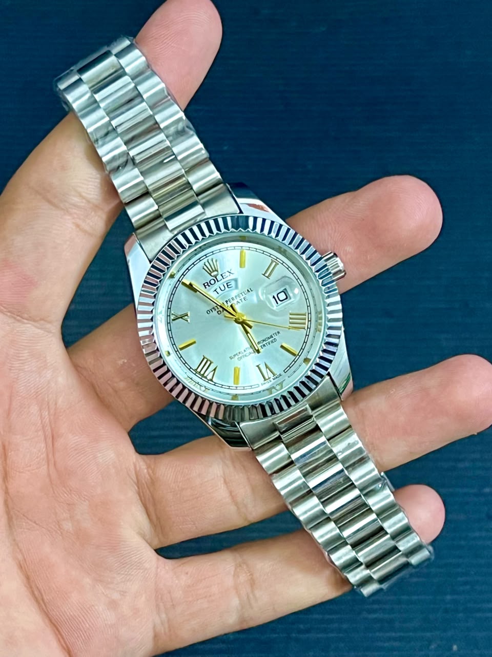 Premium White Luxury Watch – Classic Edition - Wristxwear.shop